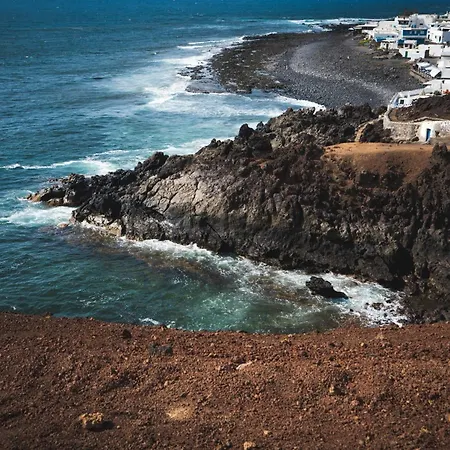 Oceanside Luxury Loft - Fast Wi-fi - Workstations * קורלחו