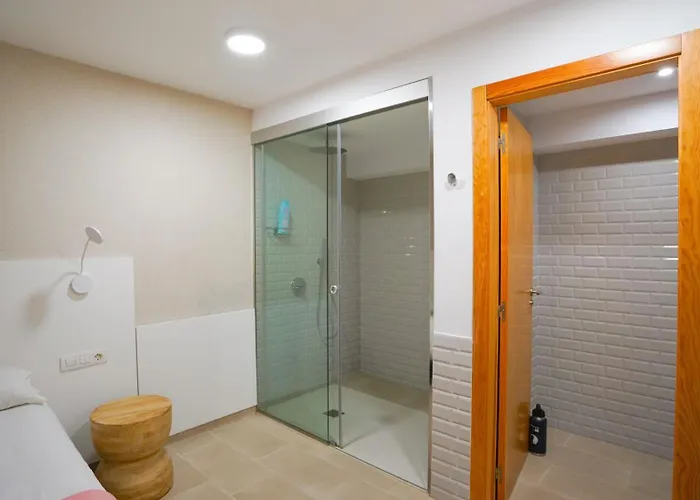 Oceanside Luxury Loft - Fast Wi-fi - Workstations شقة